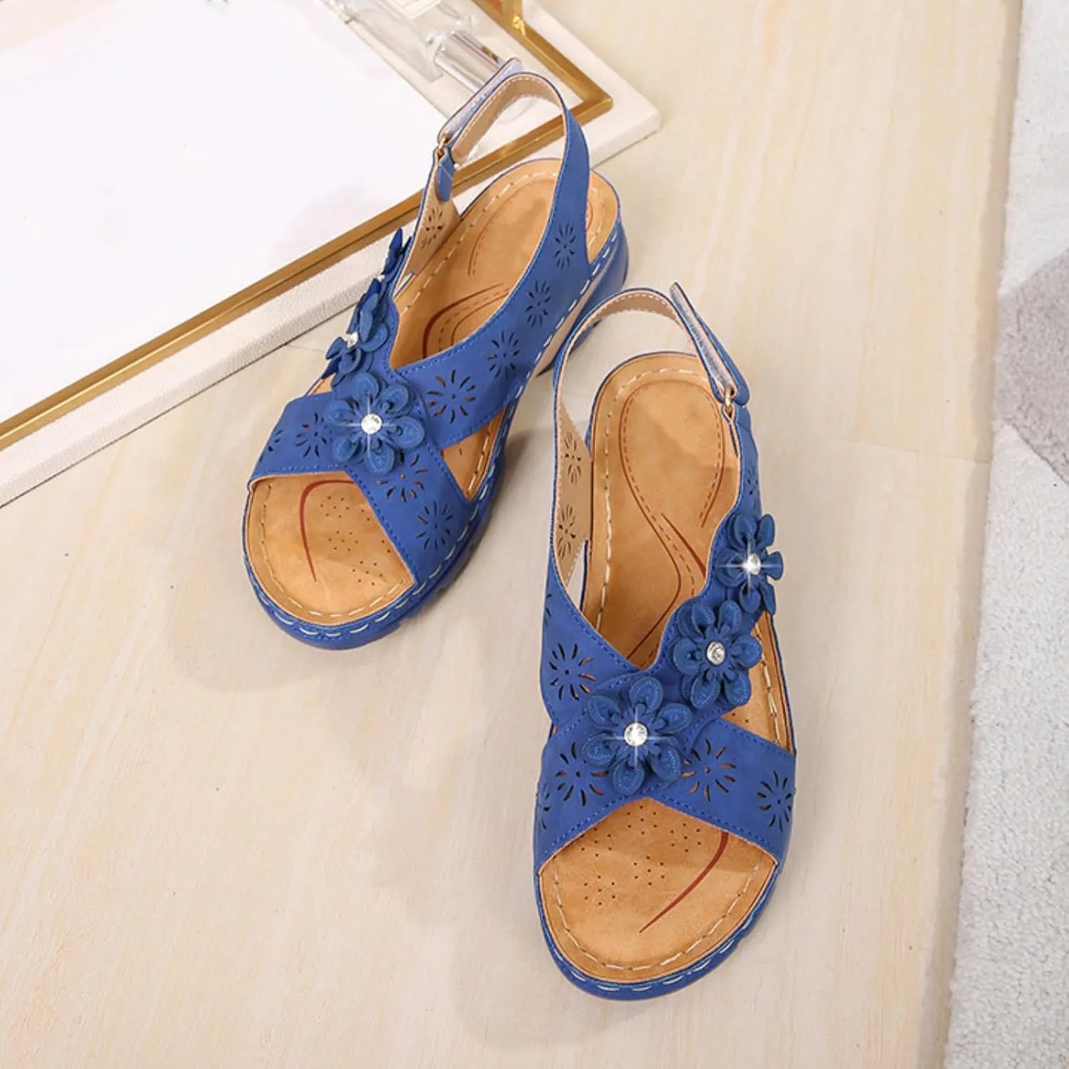 Flats Sandals for Women Summer Open Toe Lightweight Ankle Strap Walking Sandals Casual Slip on Beach Sandal
