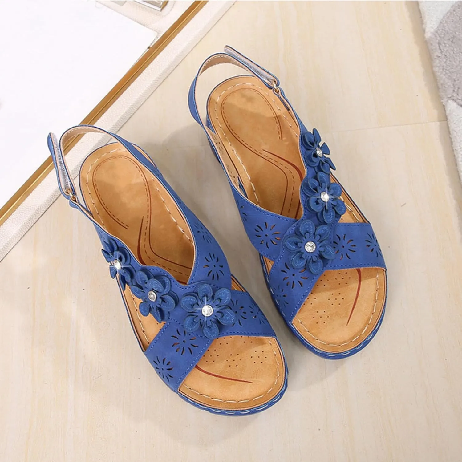 Flats Sandals for Women Summer Open Toe Lightweight Ankle Strap Walking Sandals Casual Slip on Beach Sandal
