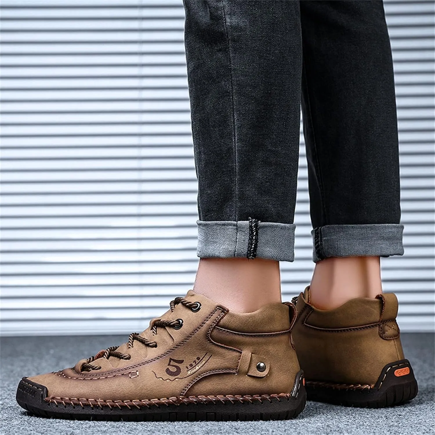 Men Shoes Dress Leather Soles Fashion Summer and Autumn Men Leather Shoes Flat Soft Bottom Comfortable Mid Top Lace Up Casual Men Leather Chukka Boot