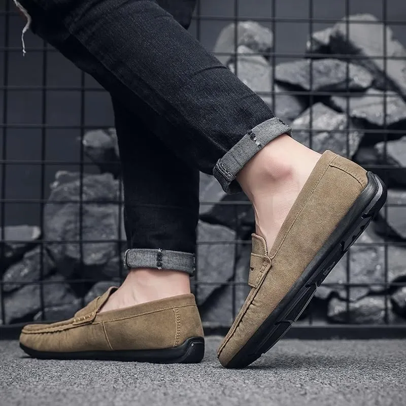 Men's Loafers Round Toe Suede Loafers ?C Lightweight Comfortable Slip-On Shoes with Flat Heel for Casual & Outdoor Wear