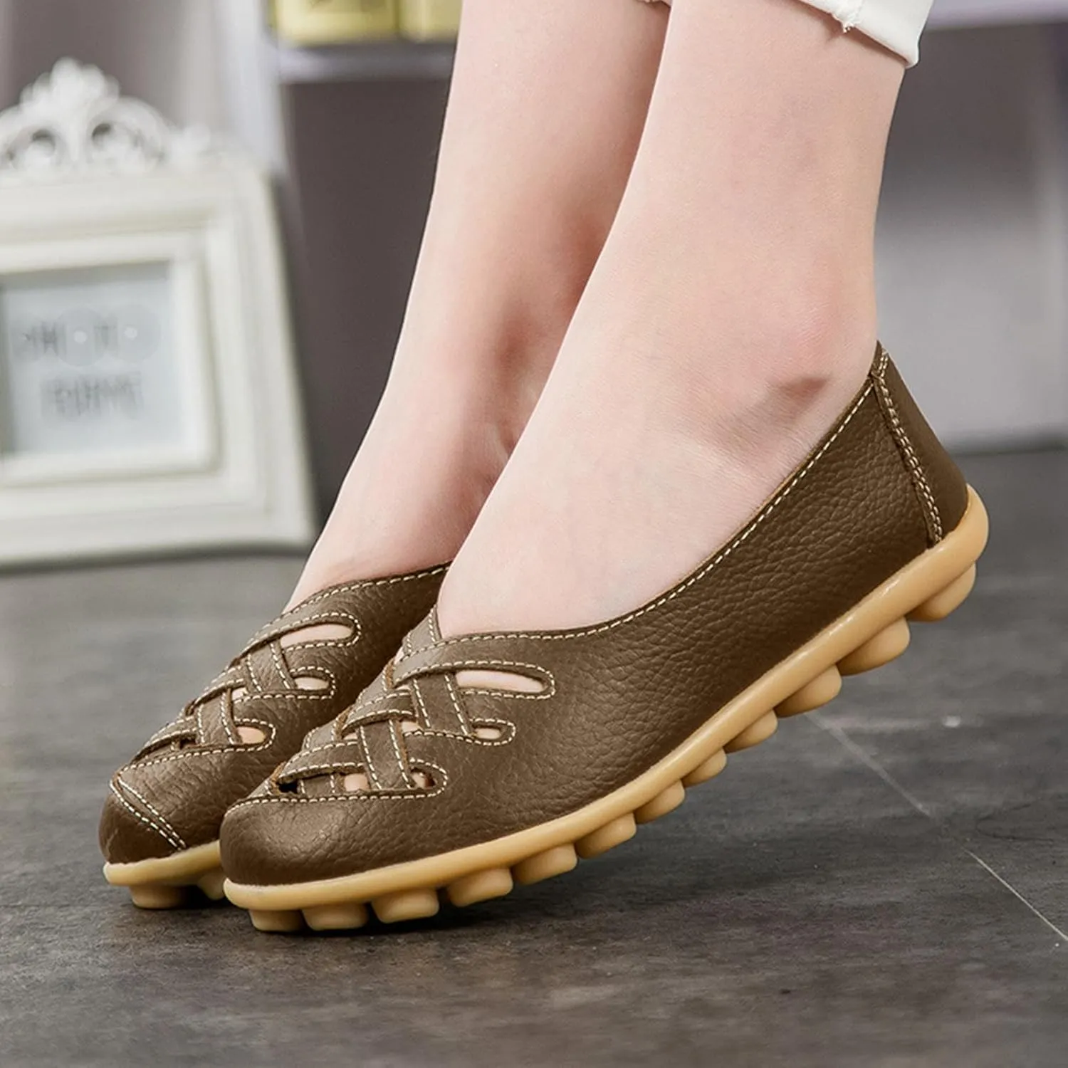Sandals for Women 2025 Breathable Leather Loafers Hollow Soft-Soled Wedges Comfortable Cowhide Leather Shoes