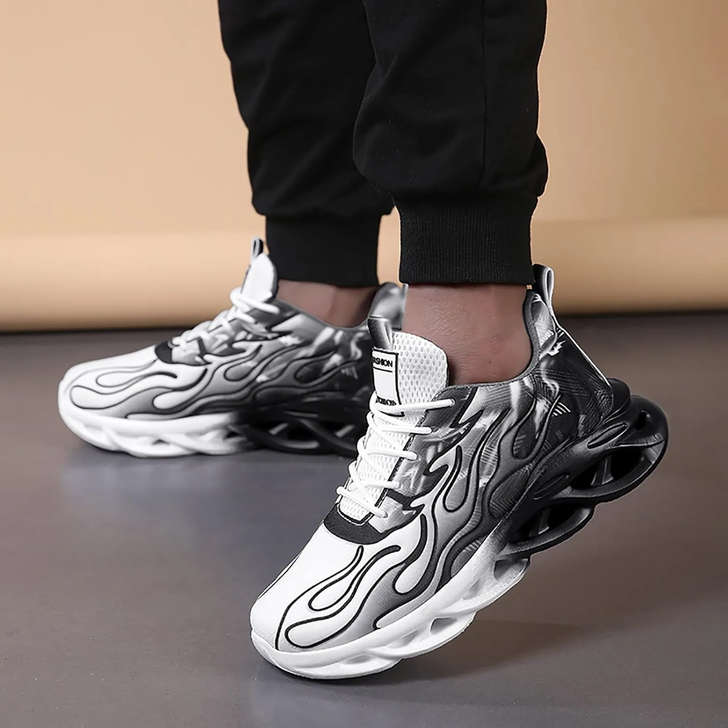 Versatile & Casual Sneaker Men and Women Sports Shoes Comfortable Soft Sole Breathable Casual Breathable Couple Sports