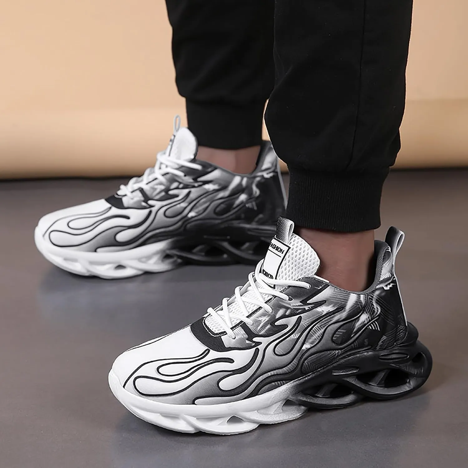 Versatile & Casual Sneaker Men and Women Sports Shoes Comfortable Soft Sole Breathable Casual Breathable Couple Sports