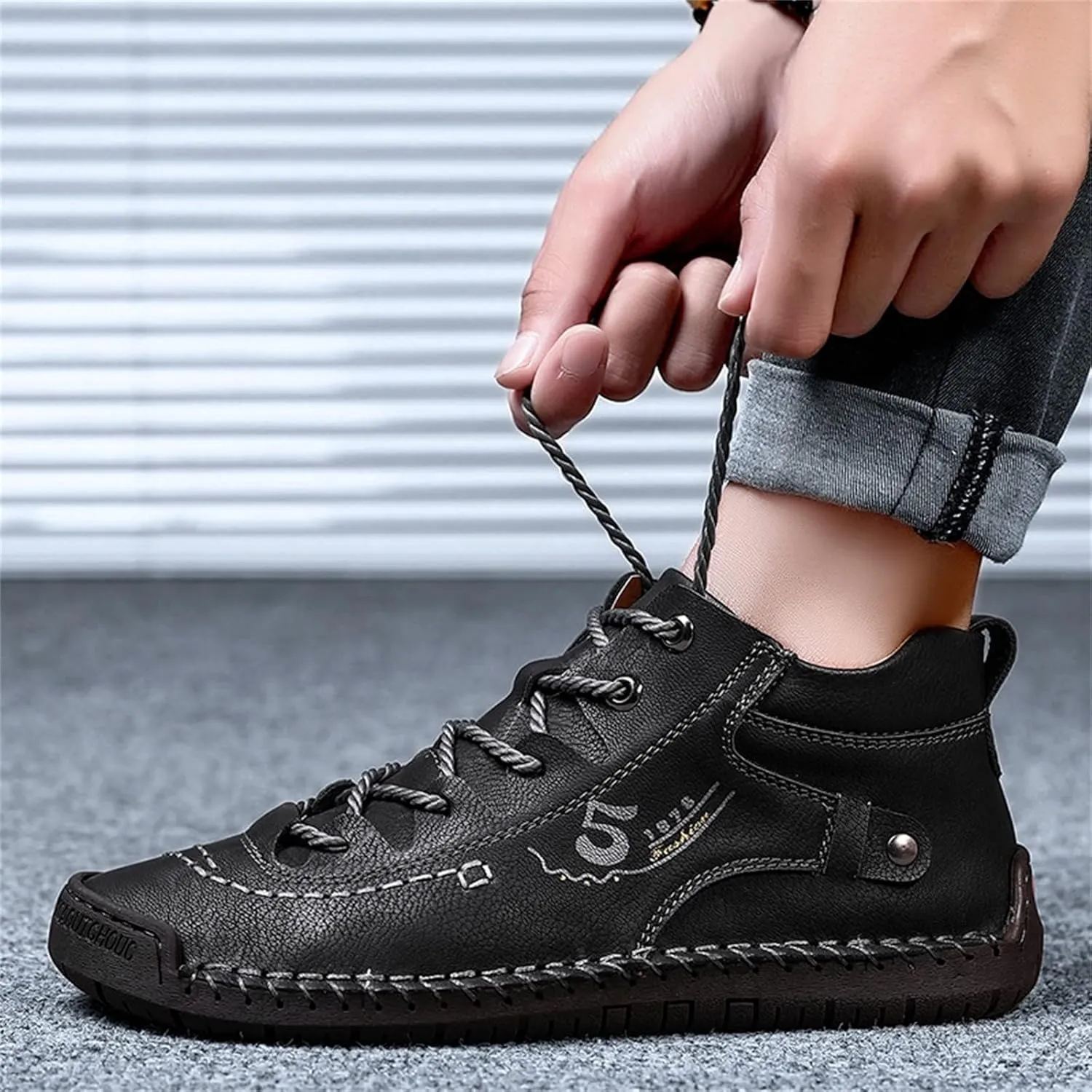 Walking Shoes Men Leather Fashion Summer and Autumn Men Leather Shoes Flat Soft Bottom Comfortable Mid Top Lace Up Casual Mens Leather Shoe Pad