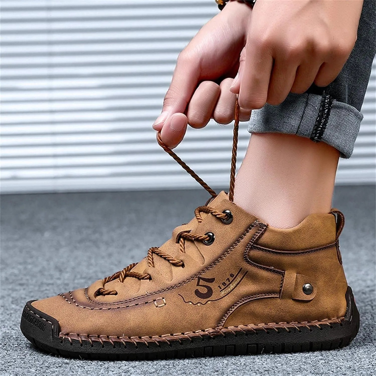 Walking Shoes Men Leather Fashion Summer and Autumn Men Leather Shoes Flat Soft Bottom Comfortable Mid Top Lace Up Casual Mens Leather Shoe Pad